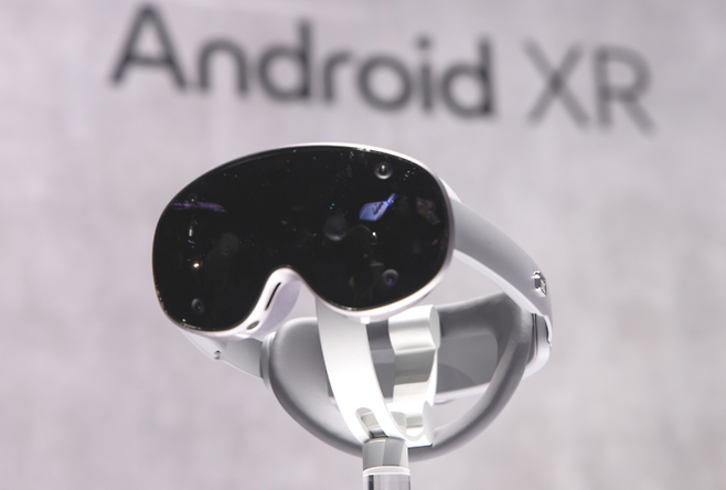 1월22일(현지시간) 미국 새너제이에 위치한 ‘SAP센터’에서 개최된 상반기 ‘갤럭시 언팩 2025’에서 XR 기기 ‘프로젝트 무한’이 진열되어 있다. 삼성전자 제공