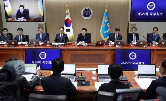 ▲이재명 대통령이 14일 서울 용산 대통령실 청사에서 열린 국무회의를 주재하고 있다. ⓒ연합뉴스