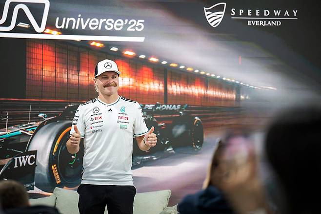 미디어 컨퍼런스에 참석한 메르세데스-AMG 페트로나스 F1 팀 발테리 보타스. 사진: 정인성 작가(웨이브진)