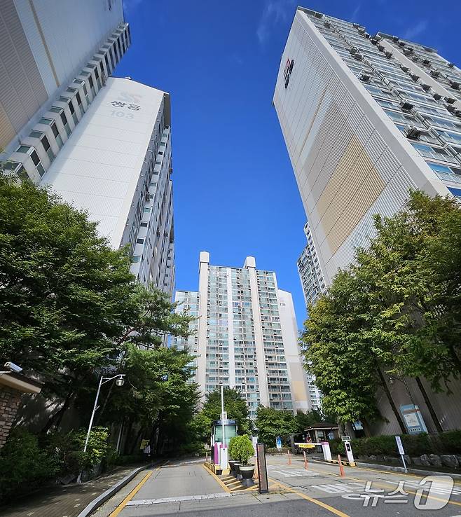 동대문구 이문동 쌍용아파트 단지. 2025. 10. 16. 뉴스1 ⓒ News1 오현주 기자