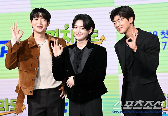 16일 서울 상암동 쇼킹케이팝센터에서 열린 ENA '길치라도 괜찮아'의 제작발표회, 손태진, 김용빈, 박지현이 포토타임을 갖고 있다. 허상욱 기자wook@sportschosun.com/2025.10.16/