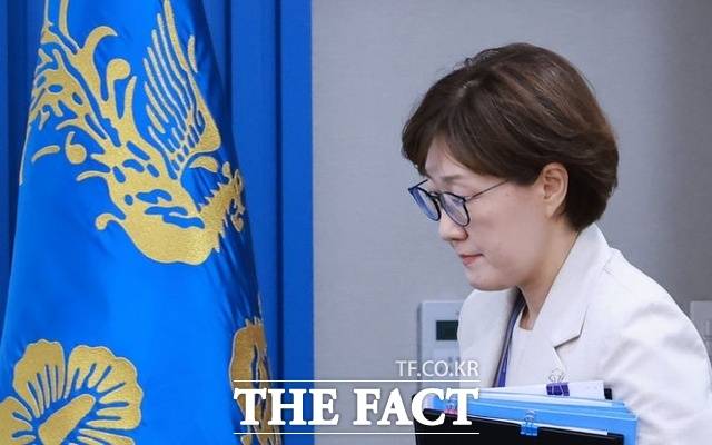 국민의힘은 이재명 정부 첫 국정감사에서 김현지 대통령실 제1부속실장과 관련된 이슈를 연일 부각하고 있다. 사진은 김 실장. /뉴시스