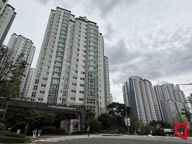 서울 마포구 마포래미안푸르지오 단지 전경. 한진주 기자