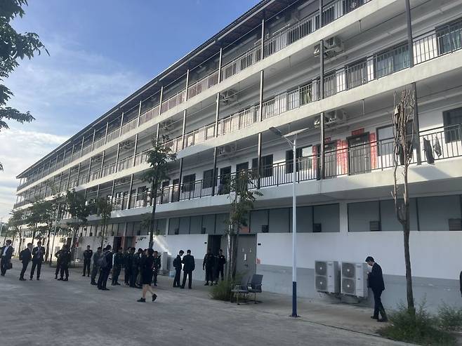 16일 캄보디아 따게우주에 위치한 태자단지 내 숙소 외관. 사진=김준석 특파원