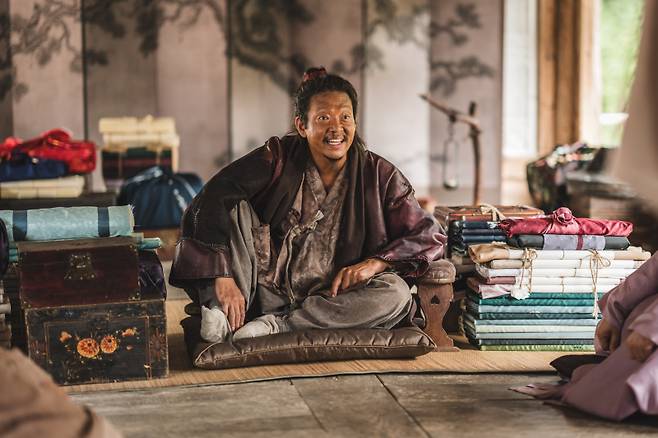 ‘탁류’ 속 박지환 (사진=월트디즈니 컴퍼니 코리아 제공)