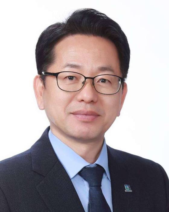 국회 교육위원회 소속 김문수 더불어민주당 의원은 ″사립학교로서 자율성을 누리는 만큼 재정적 책임도 다할 수 있도록 방안을 마련해야 한다″고 말했다.