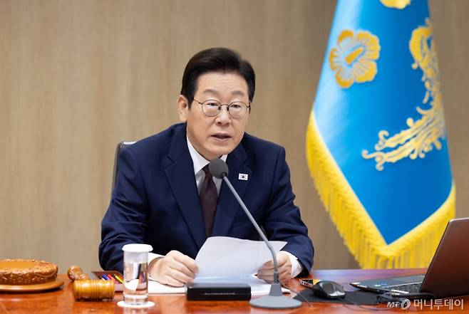 (서울=뉴스1) 허경 기자 = 이재명 대통령이 14일 서울 용산 대통령실 청사에서 열린 국무회의에서 발언하고 있다. (대통령실 제공. 재판매 및 DB 금지) 2025.10.14/뉴스1  Copyright (C) 뉴스1. All rights reserved. 무단 전재 및 재배포,  AI학습 이용 금지. /사진=(서울=뉴스1) 허경 기자