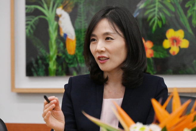 ‘2025 APEC 정상회의 준비기획단’ 부단장을 맡고 있는 김진아 외교부 제2차관이 지난 2일 외교부 청사에서 진행한 서울신문 단독 인터뷰에서 경주 APEC 정상회의의 의미와 행사 준비 상황, 기대효과 등에 대해 설명하고 있다. 안주영 전문기자