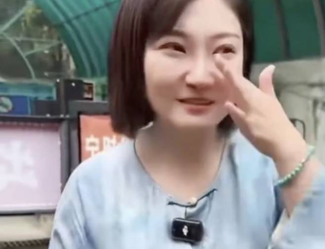 중국 왕 난씨가 이혼 소송 승소 판결 후 기쁨의 눈물을 보이고 있다. 왕 난 SNS 캡처