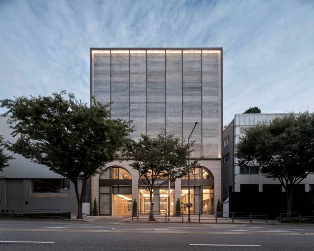 LG전자가 14일 서울 강남구 논현동에 프리미엄 빌트인 가전 전시관 ‘SKS 서울’을 오픈했다.