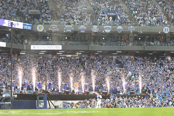 응원전이 한창인 대구 삼성라이온즈파크. 삼성 라이온즈 제공