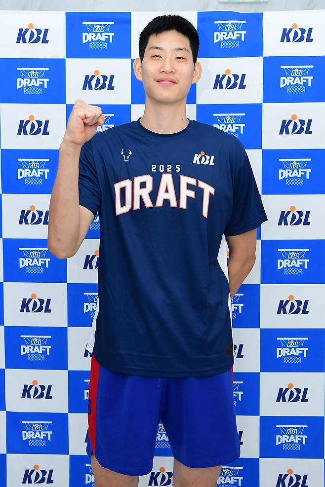 KBL 신인 드래프트 최장신 선수 임동일 [KBL 제공. 재판매 및 DB 금지]