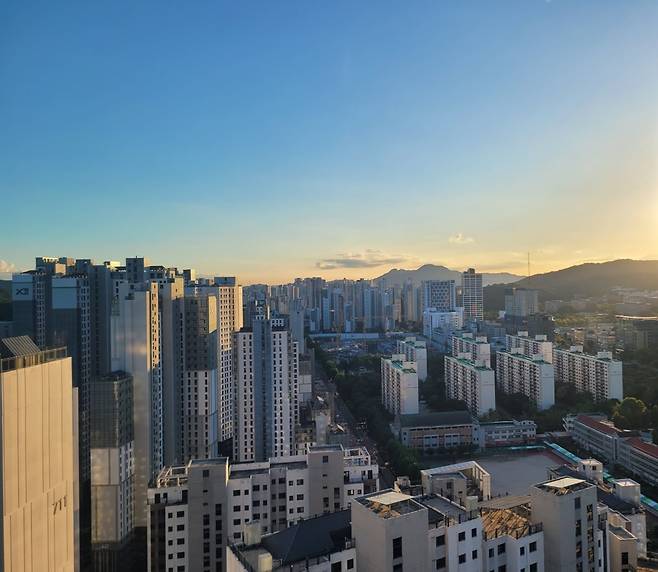 16일 오후 경기도 과천 아파트 단지. /방재혁 기자