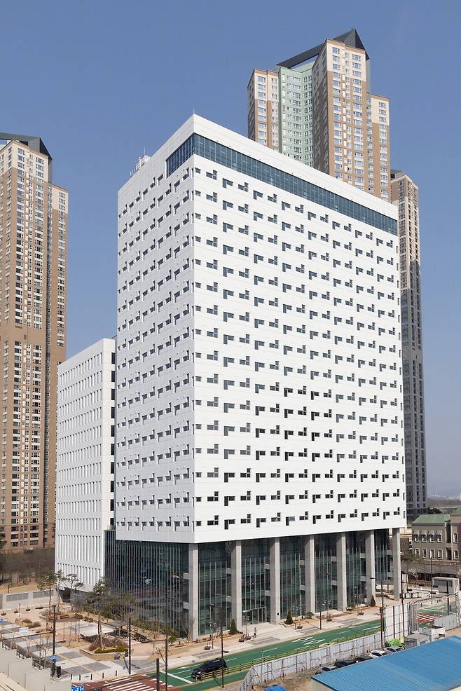 경기 고양시 일산동구 백석동 백석업무빌딩 전경. 고양시 제공