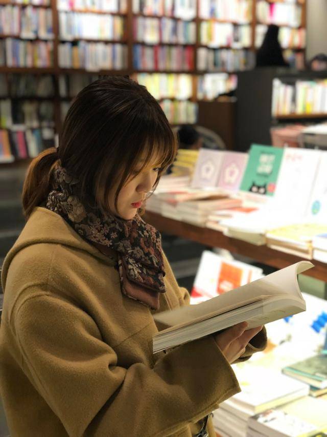 '죽고 싶지만 떡볶이는 먹고 싶어'의 저자 백세희씨. 한국장기조직기증원 제공