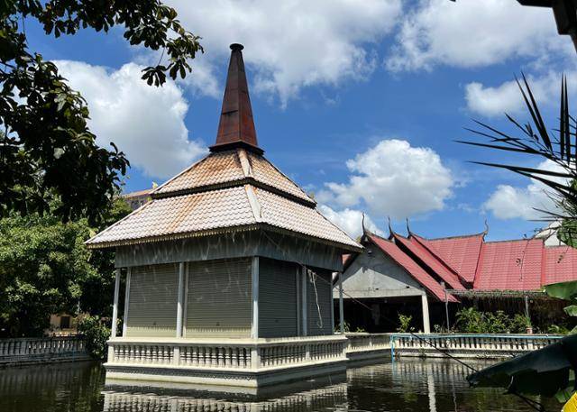 17일 캄보디아 프놈펜에 위치한 턱틀라 사원의 화장장. 이 사원에는 8월 보코산 지역의 온라인스캠범죄단지에 감금돼 고문 끝에 숨진 대학생 박모씨가 안치돼 있다. 프놈펜=허경주 특파원