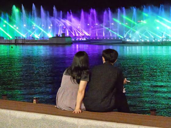 목포 평화광장의 ‘목포 춤추는 바다 분수’.