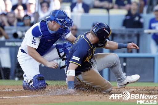 2회 먼시의 수비는 역전 위기에서 팀을 구했다. 사진(美 로스앤젤레스)=ⓒAFPBBNews = News1