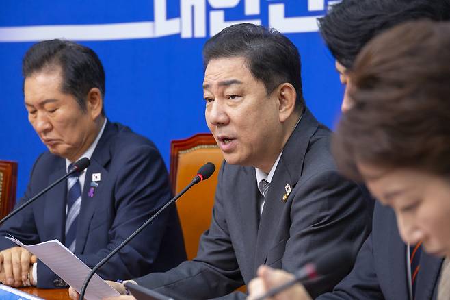 김병기 더불어민주당 원내대표가 17일 서울 여의도 국회에서 열린 최고위원회의에서 발언하고 있다. [연합]