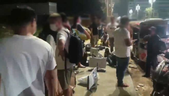 시하누크빌에 거주하는 한 교민이 보내온 탈출 행렬의 모습. 교민 제공