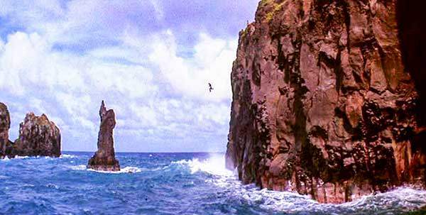 영화 빠삐용의 마지막 장면. 영화 속 설정은 프랑스령 기아나인데 이 장면은 갭파크에 있는 절벽에서 촬영한 것으로 알려져 있다. &nbsp;