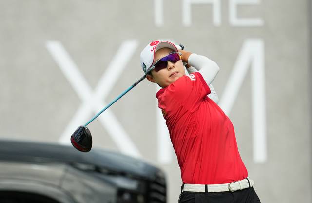 BMW 레이디스 챔피언십 1라운드 1번 홀에서 티샷을 날리는 김효주. 사진 제공=대회조직위