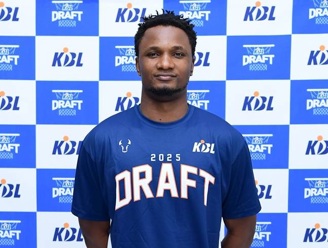 프로필 사진을 찍고 있는 프레디. /사진=KBL