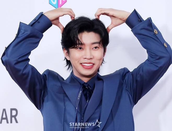 가수 임영웅이 10일 오후 인천 남동체육관에서 진행된 '2023 더팩트 뮤직 어워즈(TMA)' 레드카펫 행사에 참석해 포즈를 취하고 있다. 2023.10.10 /사진=김창현