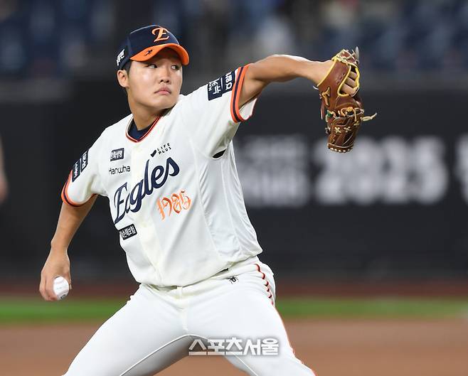 한화 선발투수 정우주가 29일 대전 한화생명볼파크에서 열린 2025 KBO리그 LG와 경기에서 역투하고 있다. 대전 | 최승섭기자 thunder@sportsseoul.com