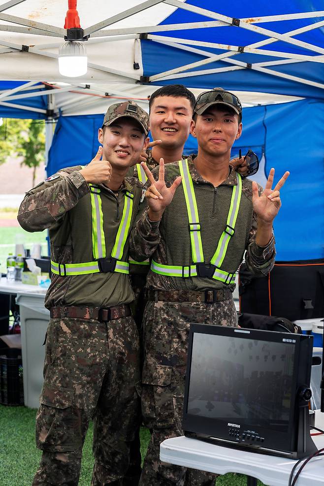 위문열차 73사단 편에 출연한 '쓰리사이즈'팀 / 양수열 영상미디어 기자