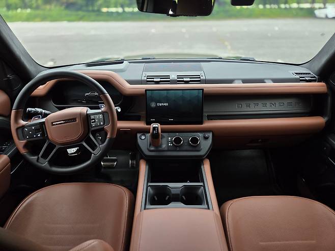 랜드로버 디펜더 옥타. /권유정 기자