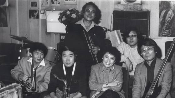 야누스에서 활동한 1세대 재즈뮤지션들. 왼쪽부터 신동진·김수열·강대관·박성연·신관웅·이판근.