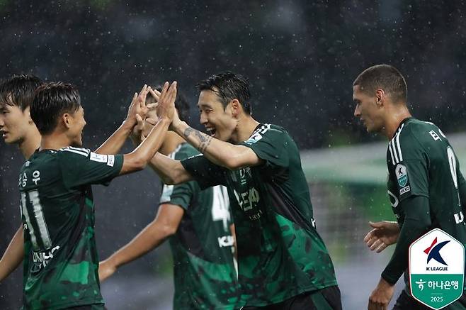 [서울=뉴시스]K리그1 전북 송민규. (사진=한국프로축구연맹 제공)