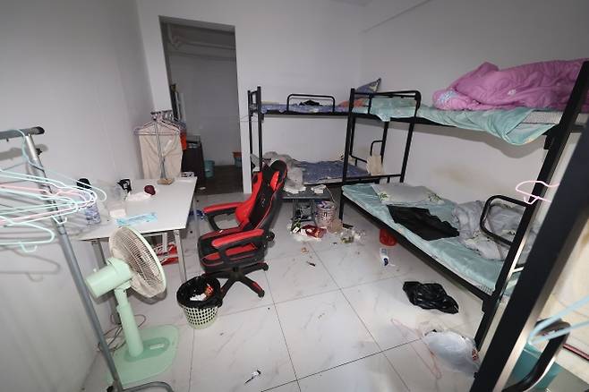 캄보디아 프놈펜 인근 범죄단지인 태자단지 내부에 생활흔적이 남아있는 모습. 프놈펜 연합뉴스