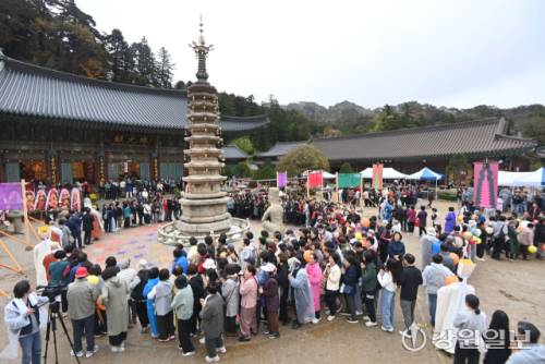 ‘2025 오대산 문화축전’이 18일 평창군 오대산 월정사 일원에서
