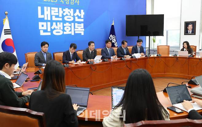 김병기 더불어민주당 원내대표가 19일 서울 여의도 국회에서 열린 국정감사 및 현안 관련 기자간담회에서 발언을 하고 있다. (사진=노진환 기자)