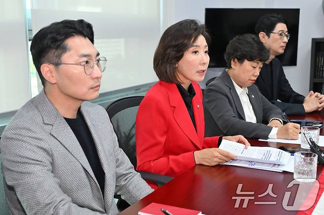 국민의힘 법사위원들이 19일 서울 여의도 국회 의원회관에서 추미애·김현지 방지법 관련 기자회견을 하고 있다. 왼쪽부터 국민의힘 박준태·나경원·조배숙·주진우 의원. (공동취재) 2025.10.19/뉴스1 ⓒ News1 이승배 기자