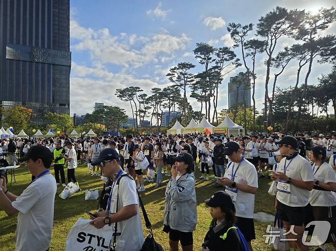 19일 서울 송파구 잠실 일대에서는 '2025 스타일런 with 송파구'가 개최됐다.ⓒ 뉴스1/김진희 기자.
