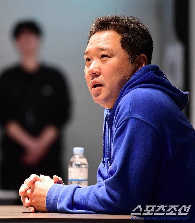 18일 대전 한화생명볼파크에서 열린 삼성과 한화의 PO 1차전. 인터뷰하는 삼성 박진만 감독. 대전=송정헌 기자songs@sportschosun.com/2025.10.18/