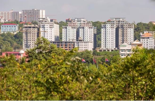 구글맵상 ‘크라운 하이테크 산업단지’로 표시되는 건물의 사진./르몽드