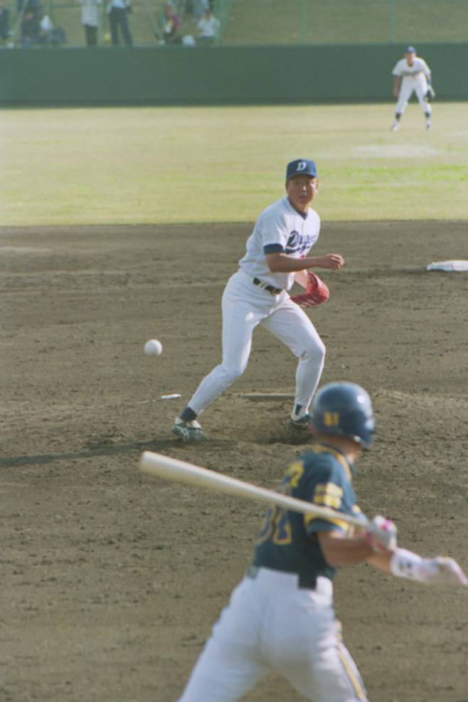 선동열이 주니치 시절 이치로 스즈키와 대결하는 장면.