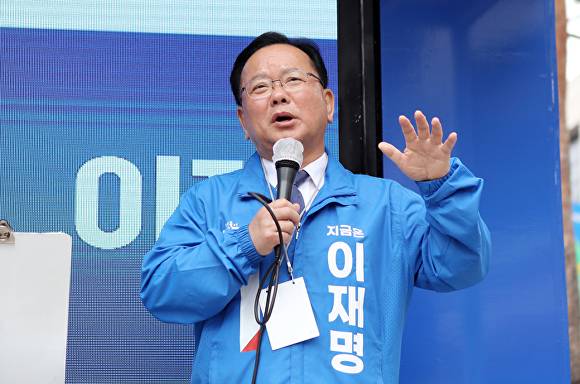 김부겸 전 국무총리가 대통령 선거유세를 하고 있다 [사진=연합뉴스]