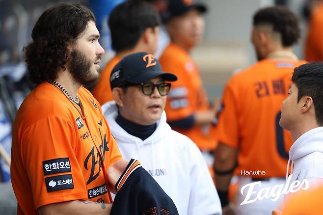 한화 코디 폰세(왼쪽). 사진제공｜한화 이글스