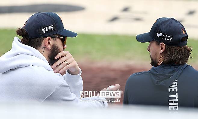 ▲ 시리즈 전적이 1승1패로 맞춰진 가운데 향후 두 선수의 플레이오프 활용 방안도 관심을 모은다ⓒ곽혜미 기자