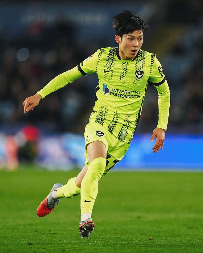 19일(한국시간) 영국 레스터의 킹파워 스타디움에서 열린 2025~2026시즌 잉글랜드챔피언십(2부리그) 10라운드에 출전한 양민혁이 스프린트하고 있다. /사진=포츠머스 공식 사회관계망서비스(SNS)