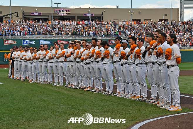 토니 비텔로(오른쪽) 테네시대학 감독. /AFPBBNews=뉴스1