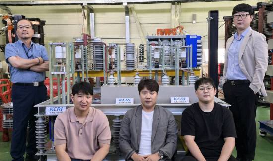 중전압급 하이브리드 직류 차단기 기술 개발한 연구팀.사진=전기연