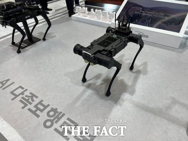 현대로템 AI 다족보행로봇. /최의종 기자