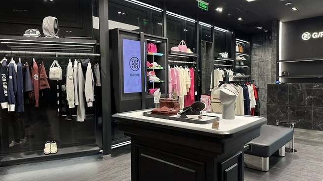 중국 상하이 플라자66 내 입점한 코오롱 FnC  골프웨어 브랜드 지포어(G/FORE) 매장. /사진=하수민기자
