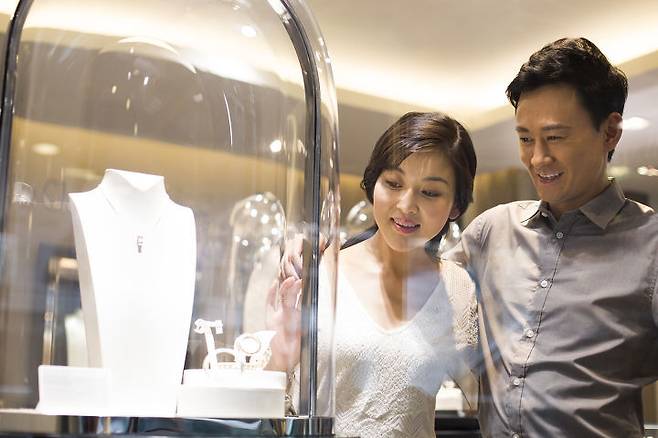 귀금속 투자 시장의 ‘변곡점’이자 글로벌 경제 불안 속에 ‘안전자산 신뢰’가 다시 돌아오는 시기다. 게티이미지